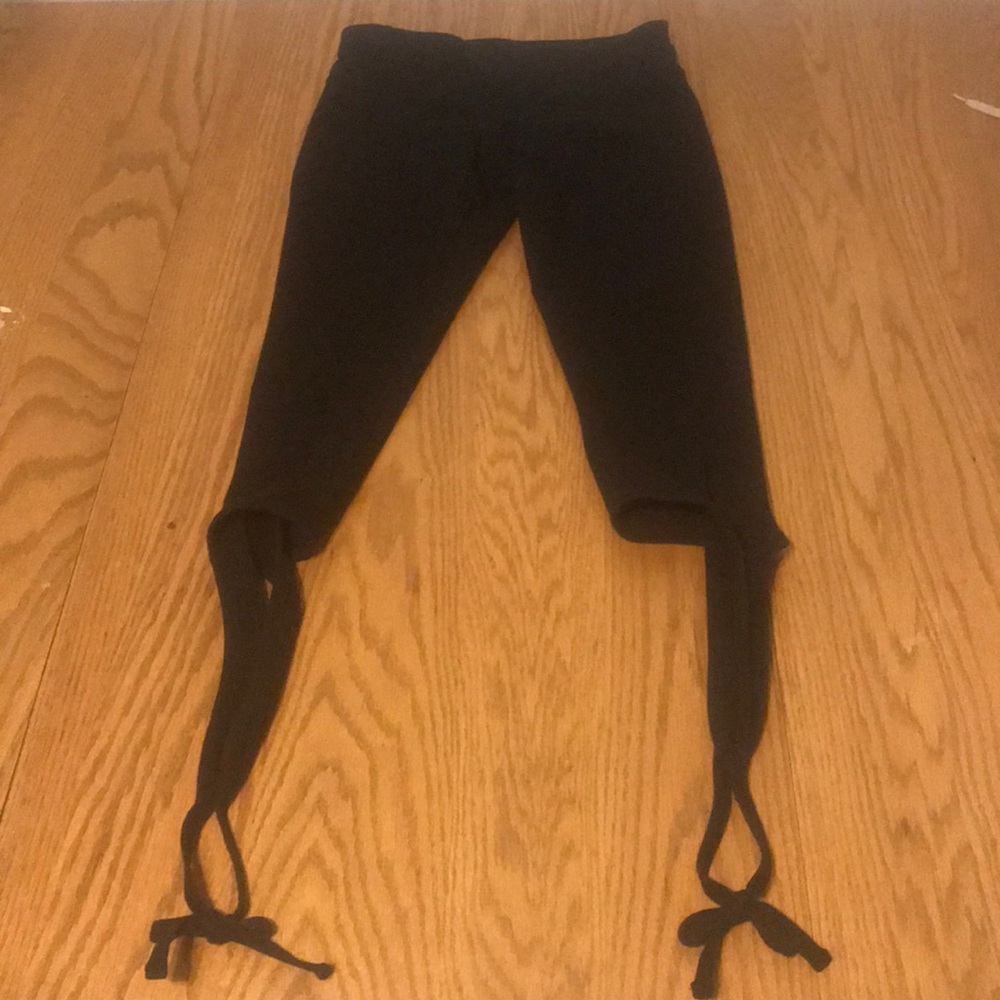 Calvin Klein Performance Stretch Capris (Small) - image 1